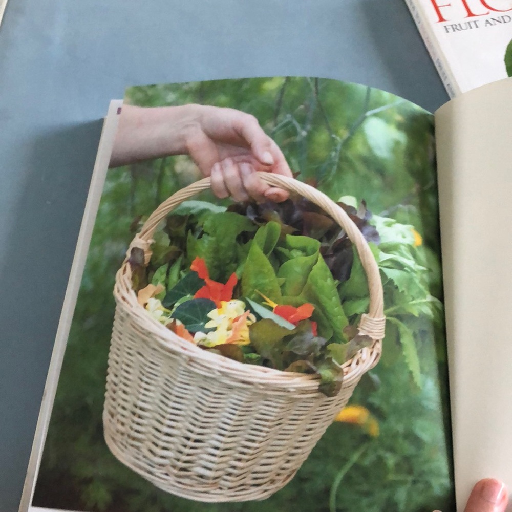 Gardening Book Bundle - Picture 5 of 13
